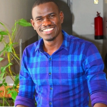 portrait of Larry Oyuga