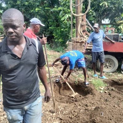 Preparing to mud drill