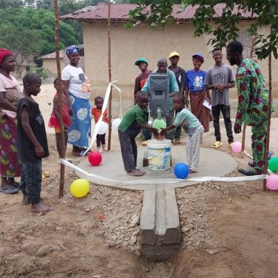 Grateful villagers of Yarbayai  town 