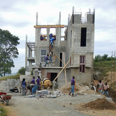Preparing the beams and columns for the roof pour