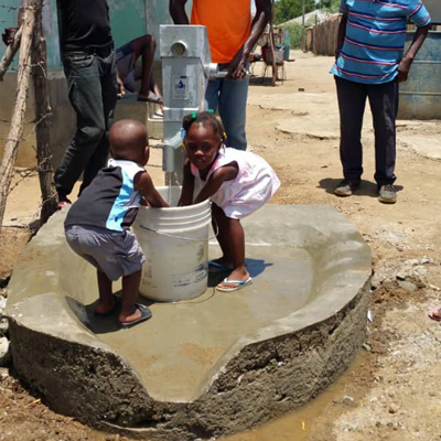 Refreshing safe water again for the children!
