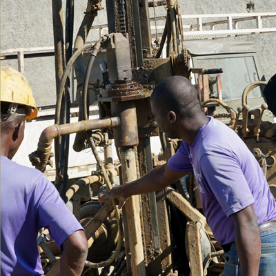 Working Deep Rock Drill Rig
