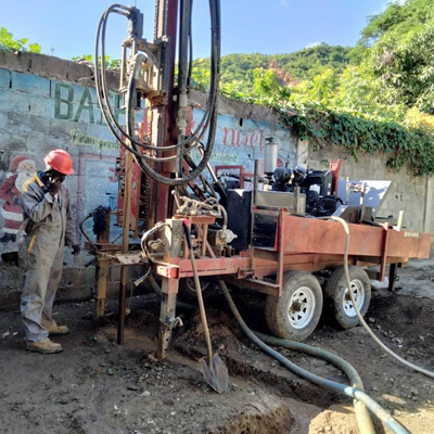 Drilling the borehole