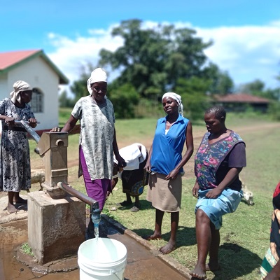 Kotieno community members 