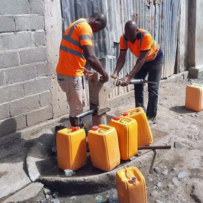People already waiting in line for water