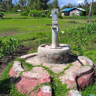 Kadede communal handpump supplies water to over 300 people 