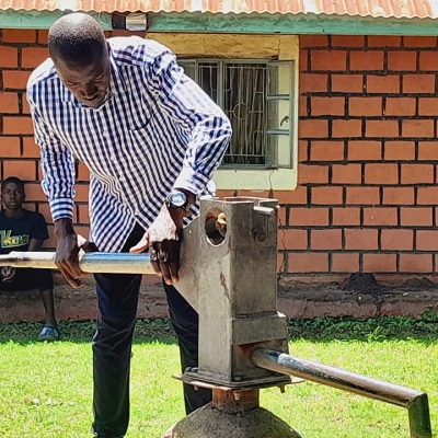 Kibarwa community hand-pump supplies clean water to over 1000 people