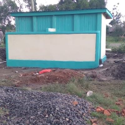 School's nee latrine